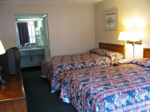 Studio 45 Suites Jackson, TN