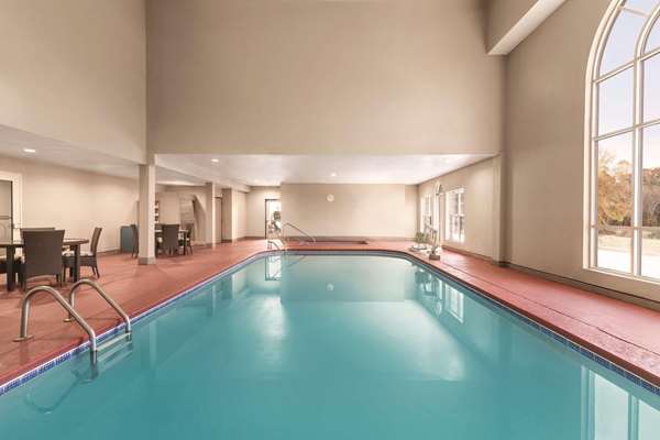 Country Inn & Suites by Radisson, Griffin, GA photo 3