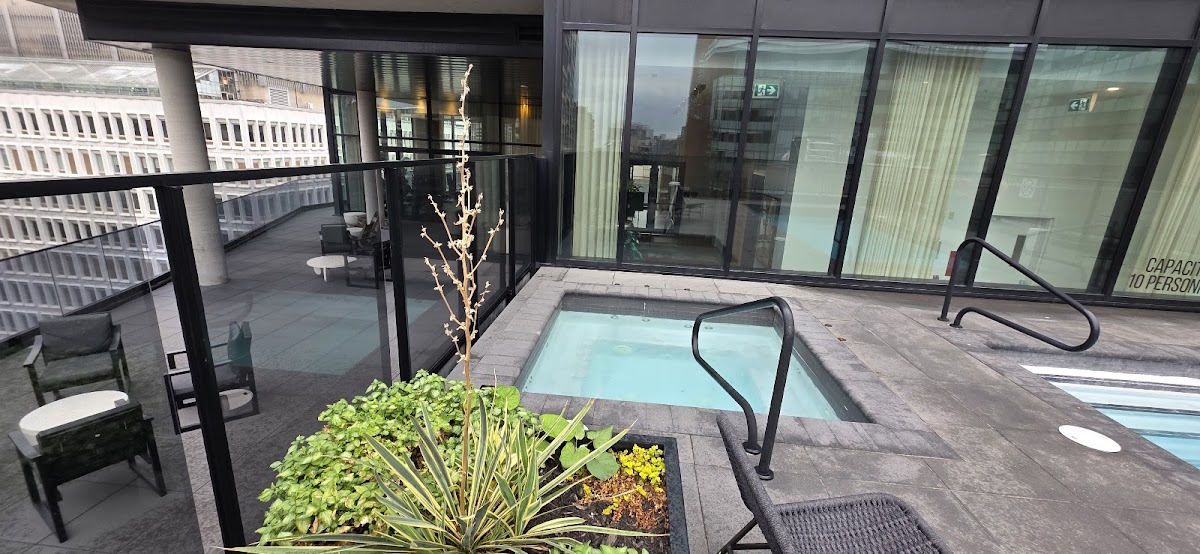 Sonder Maisonneuve Apartments Downtown photo 3