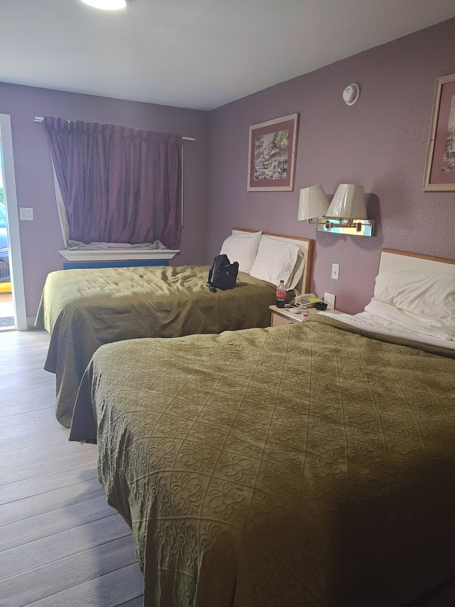 Redwood Motel & Apartments photo 2