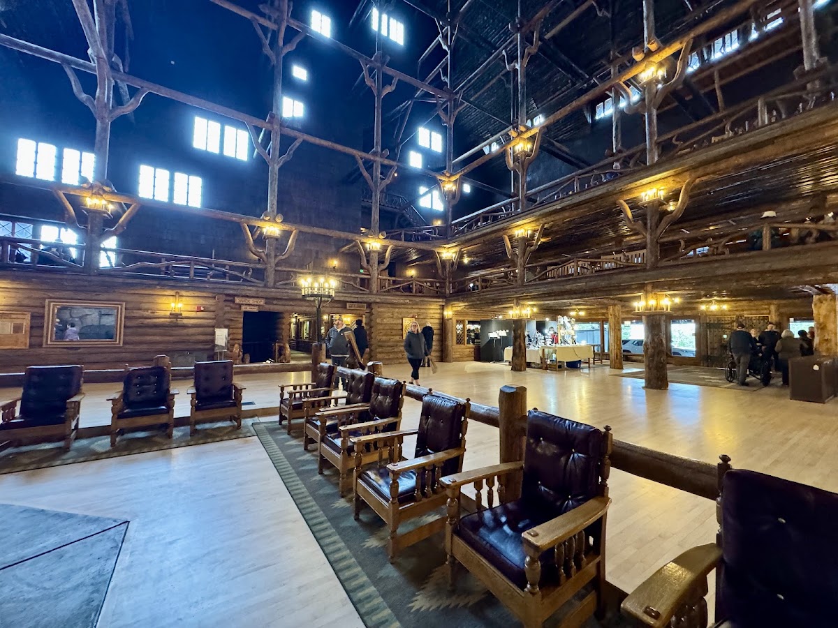 Old Faithful Inn photo 3