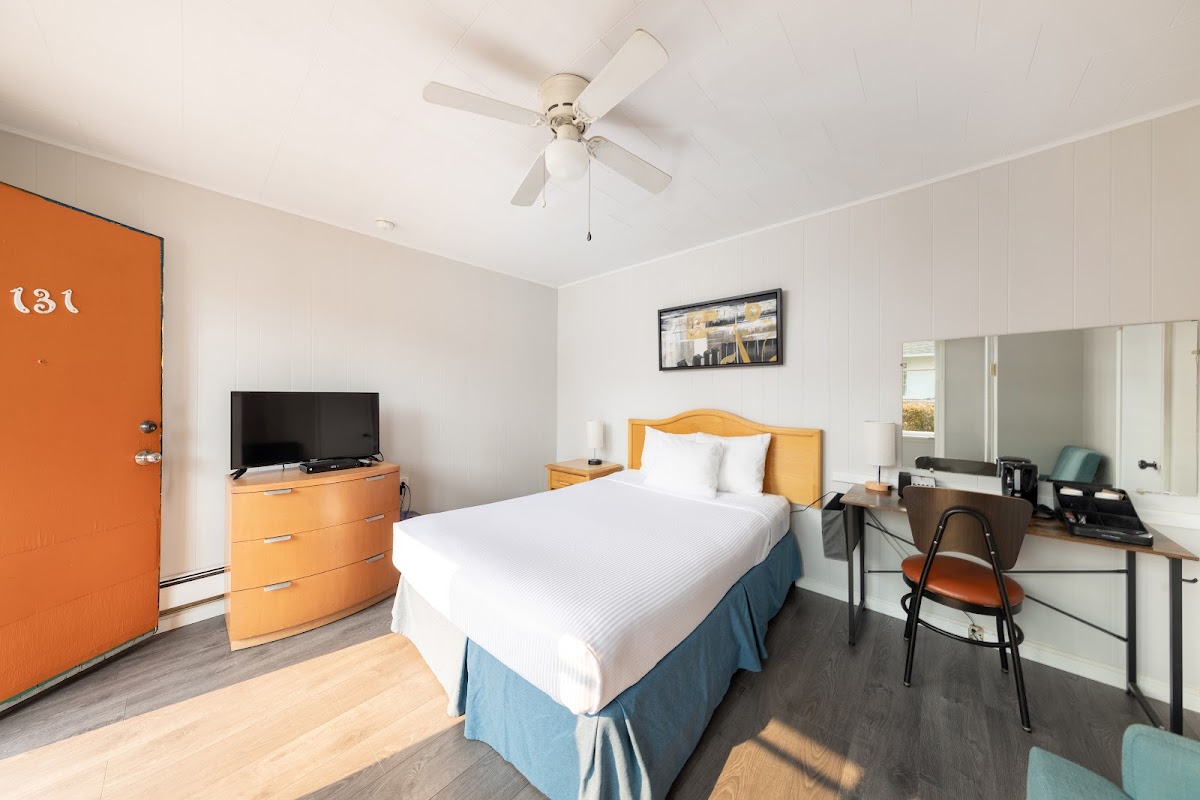 2400 Motel photo 2