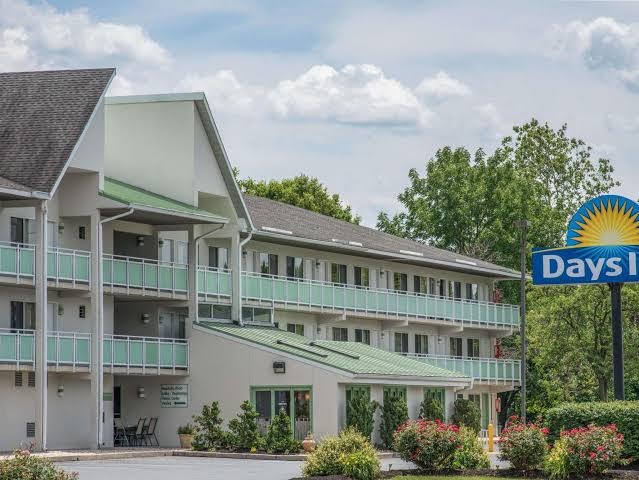 Days Inn by Wyndham Harrisburg North