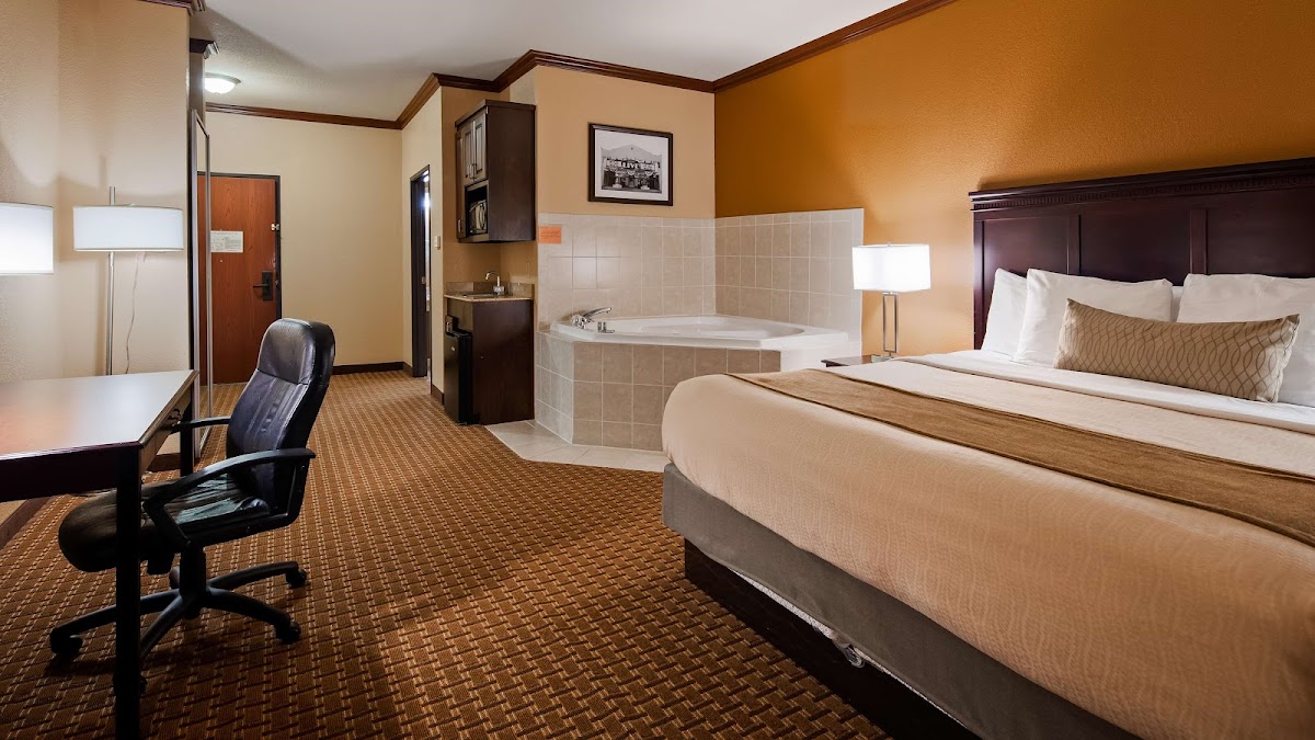 Best Western Granbury Inn & Suites photo 2