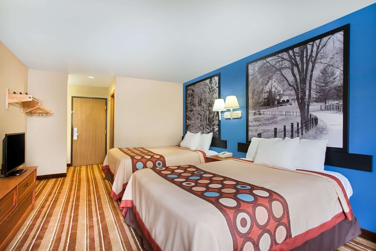 Super 8 by Wyndham Defiance photo 2