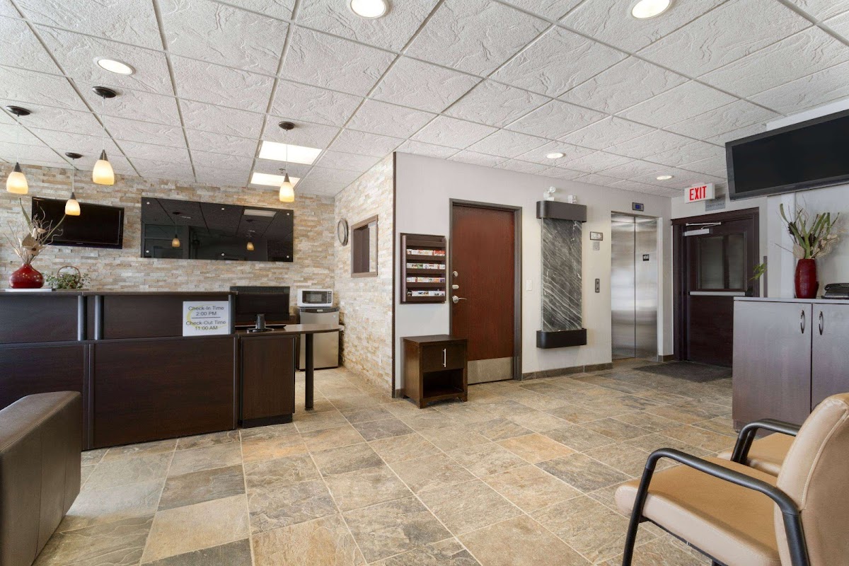 Super 8 by Wyndham Saskatoon Near Downtown photo 3