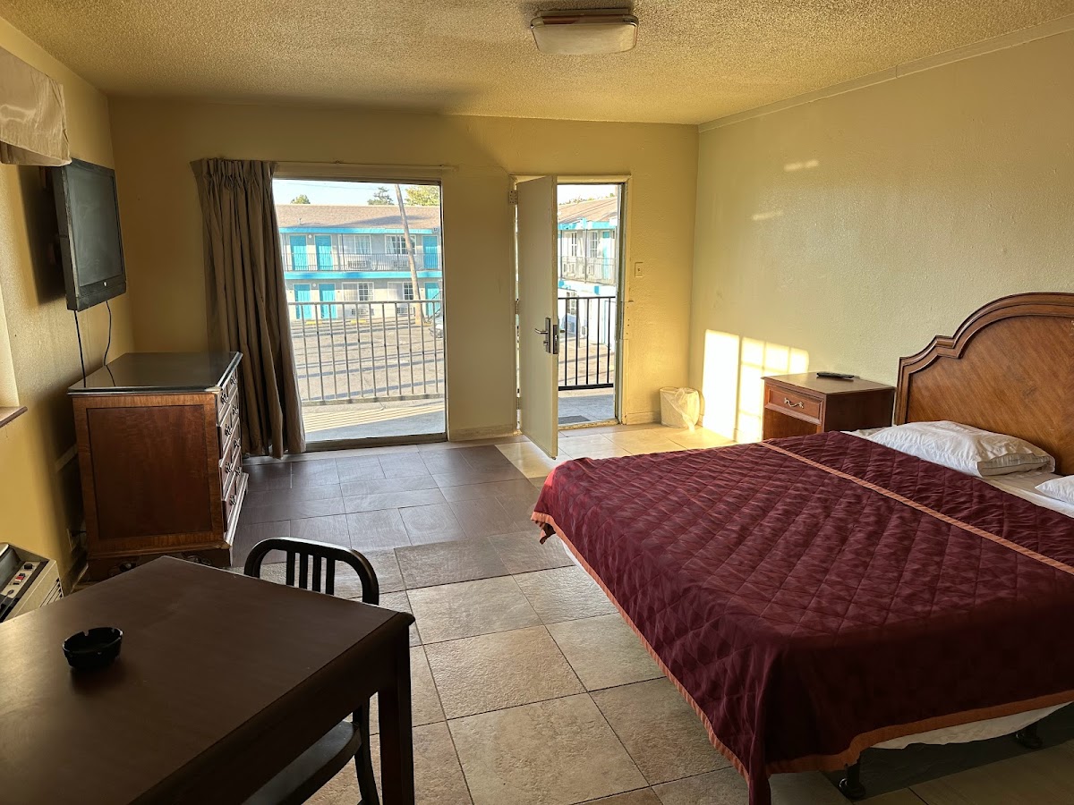 Tiki Lodge Hotel photo 2