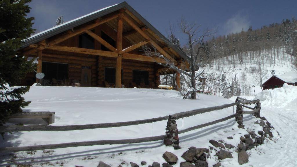 Mesa Lakes Lodge photo 2