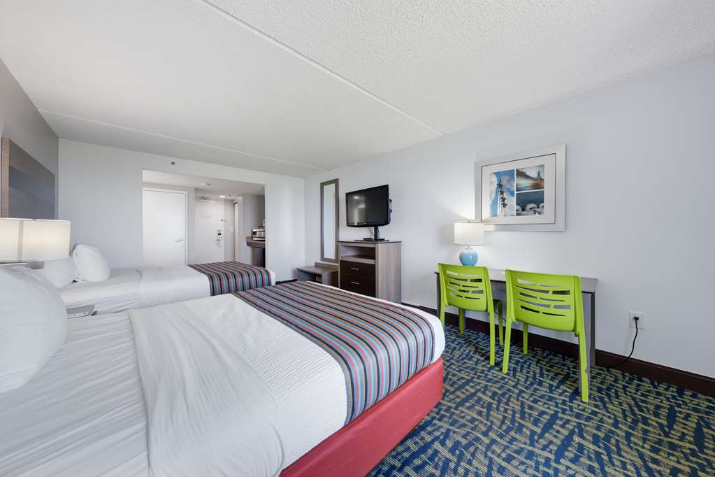 Best Western Plus Holiday Sands Inn & Suites photo 2