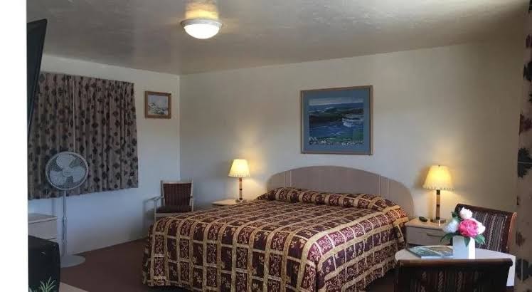 Old Marina Inn photo 2