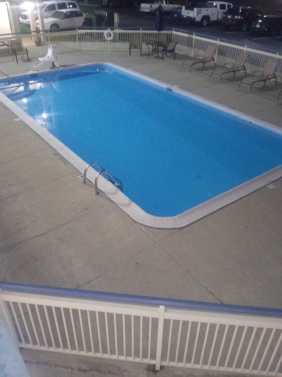 Motel 6 Columbus, OH - West photo 2