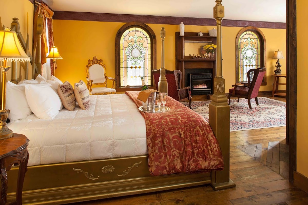 Ravenwood Castle photo 2