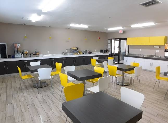 Days Inn by Wyndham Council Bluffs/9th Ave photo 3