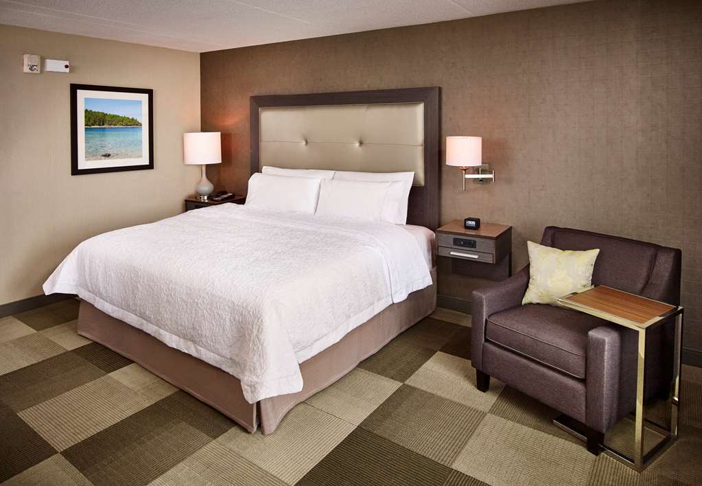Hampton Inn by Hilton Sarnia/Point Edward photo 2