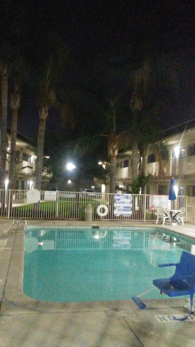 Motel 6 Bakersfield, CA - Airport photo 3