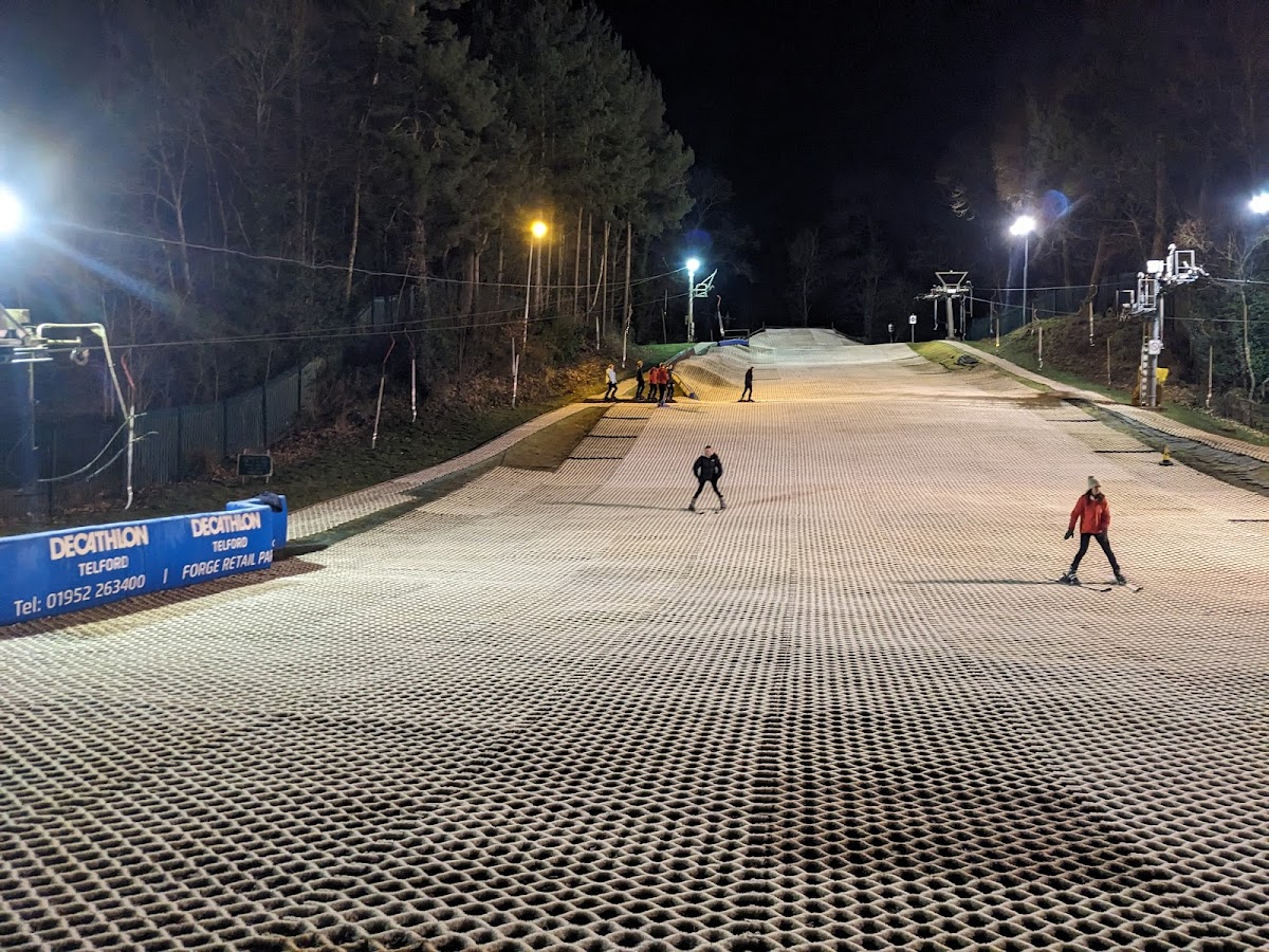 Telford Snowboard & Ski Centre photo 3