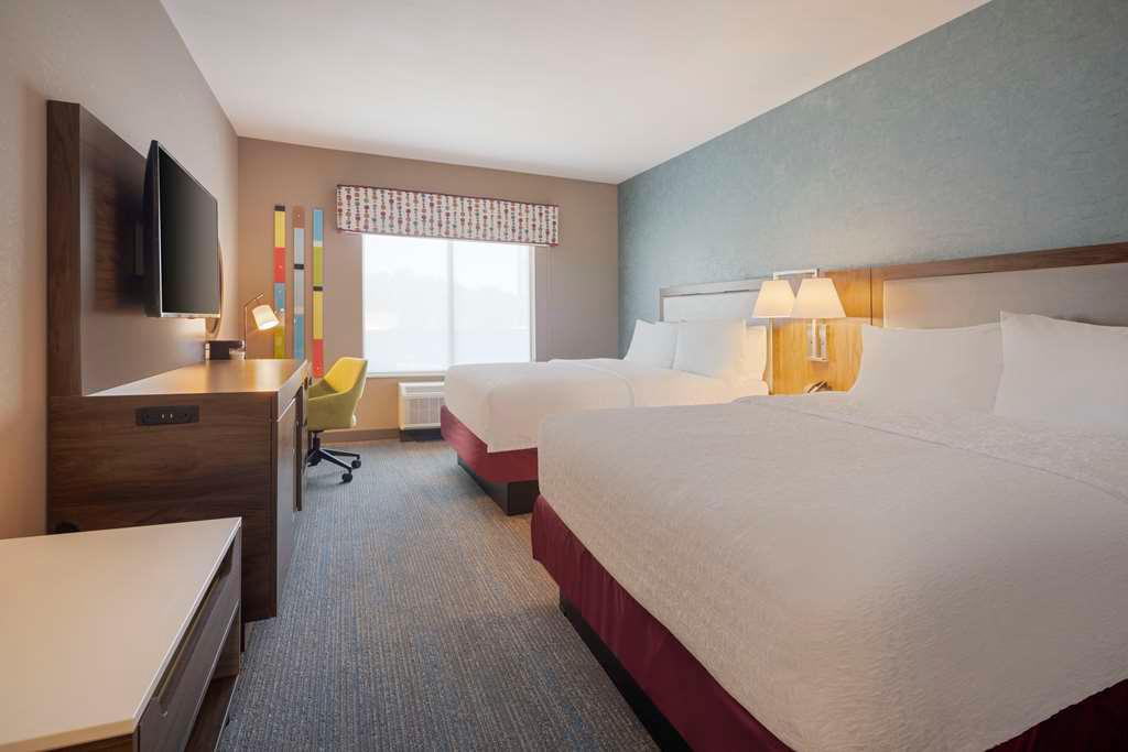 Hampton Inn Clovis photo 2