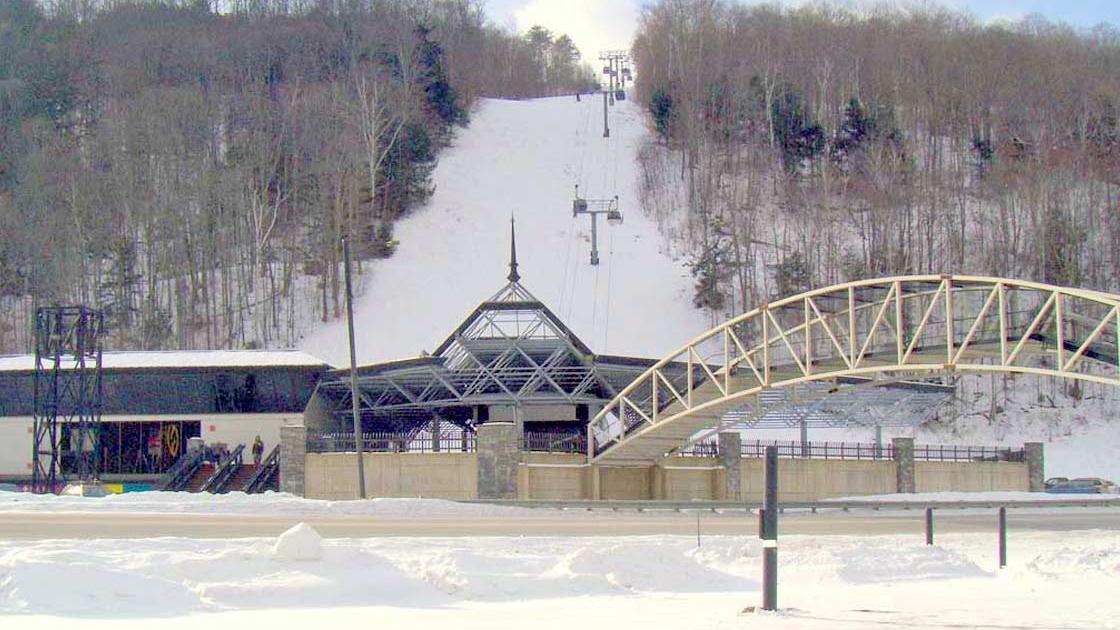 Killington Skyeship Base Lodge