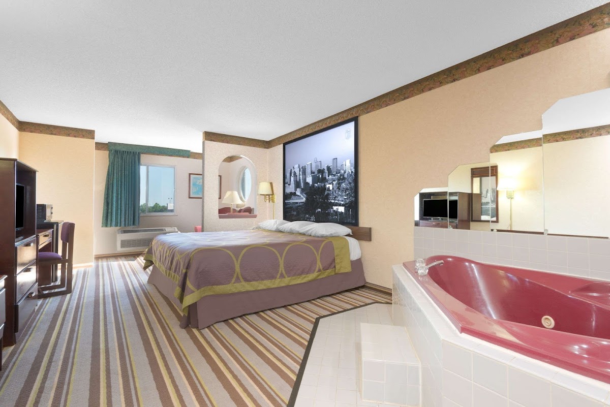 Super 8 by Wyndham Wapakoneta photo 2