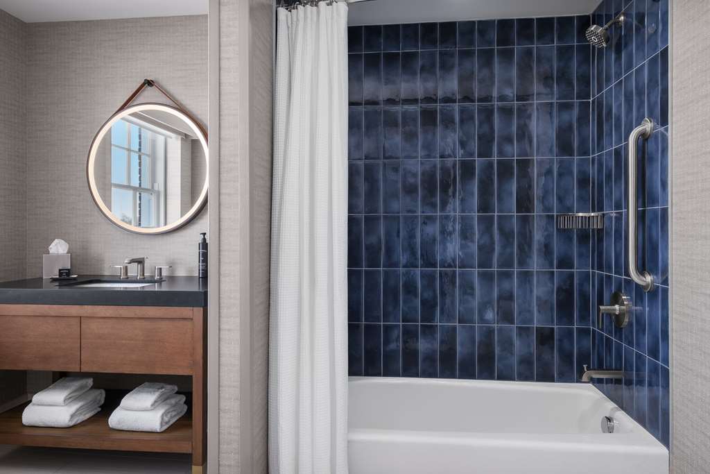 The Well House Hamilton, Tapestry Collection by Hilton photo 3