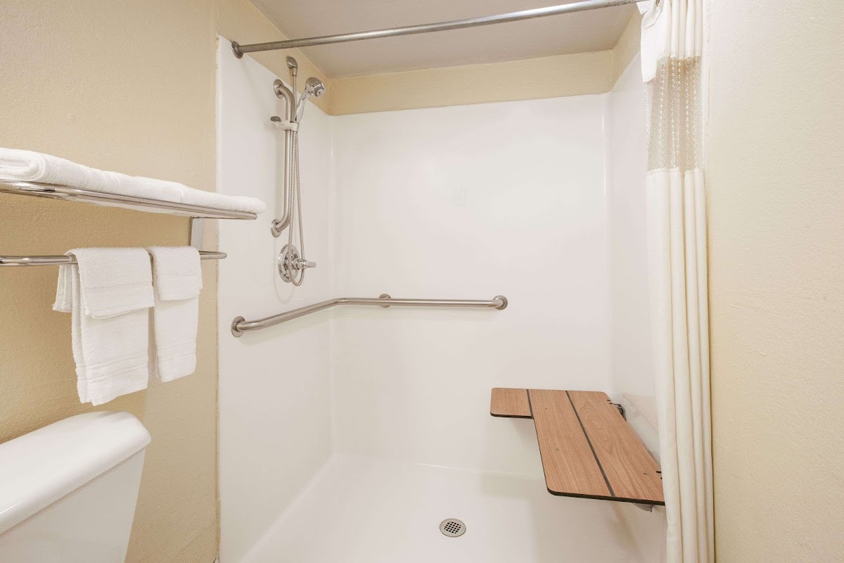 Days Inn by Wyndham Okemah photo 3