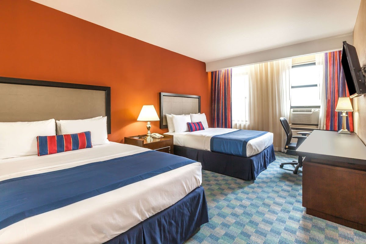 Ramada by Wyndham Jersey City photo 2