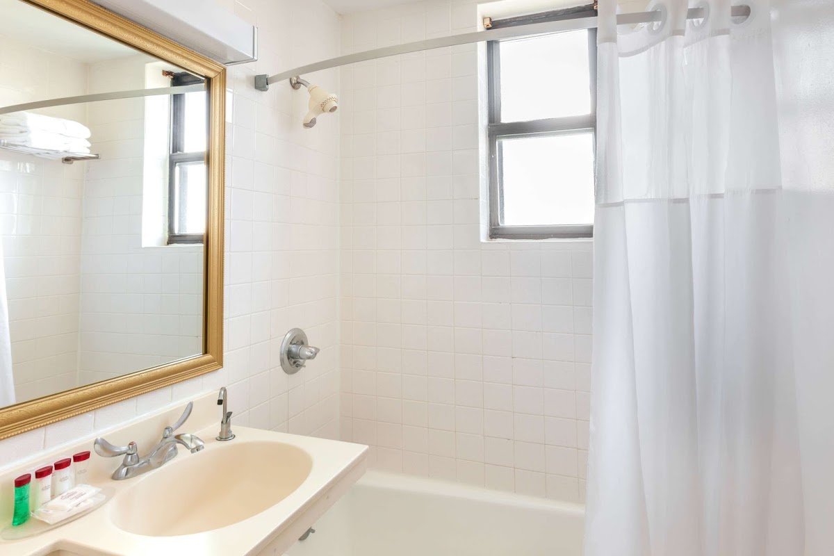 Ramada by Wyndham Jersey City photo 3