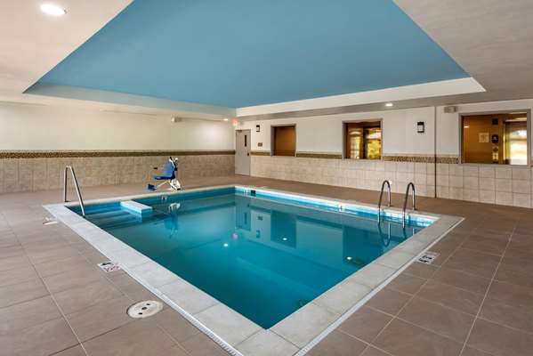 Comfort Inn & Suites Virginia Beach - Norfolk Airport photo 3