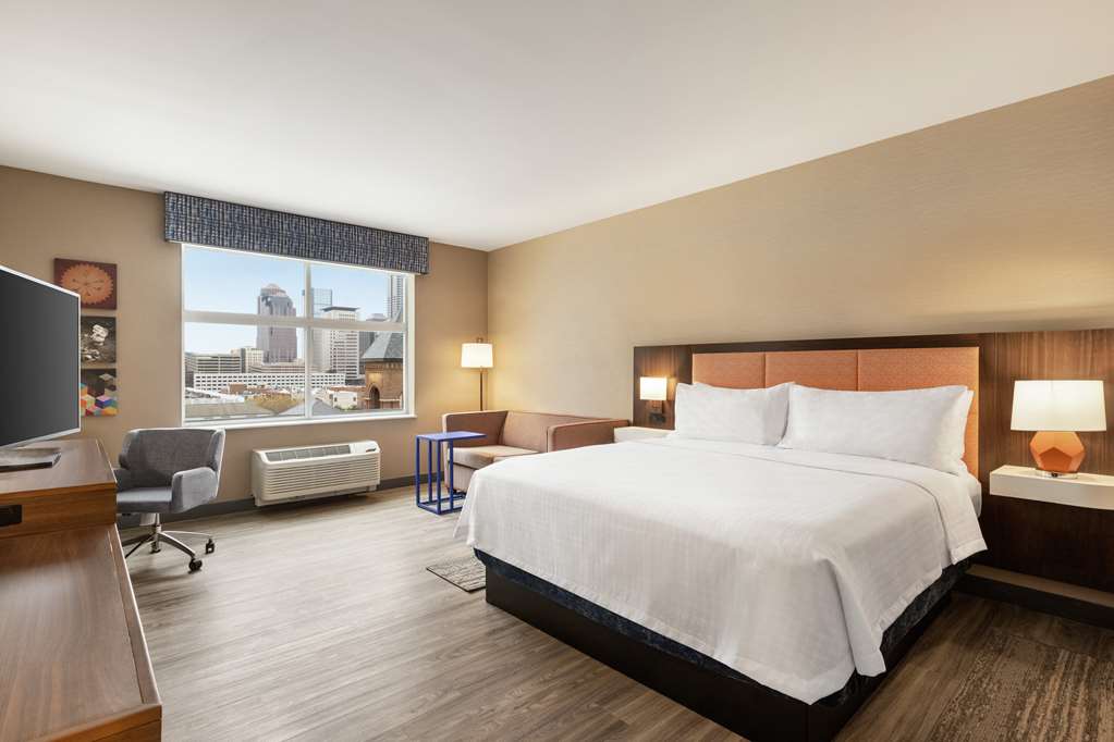 Hampton Inn Indianapolis Downtown IUPUI photo 2