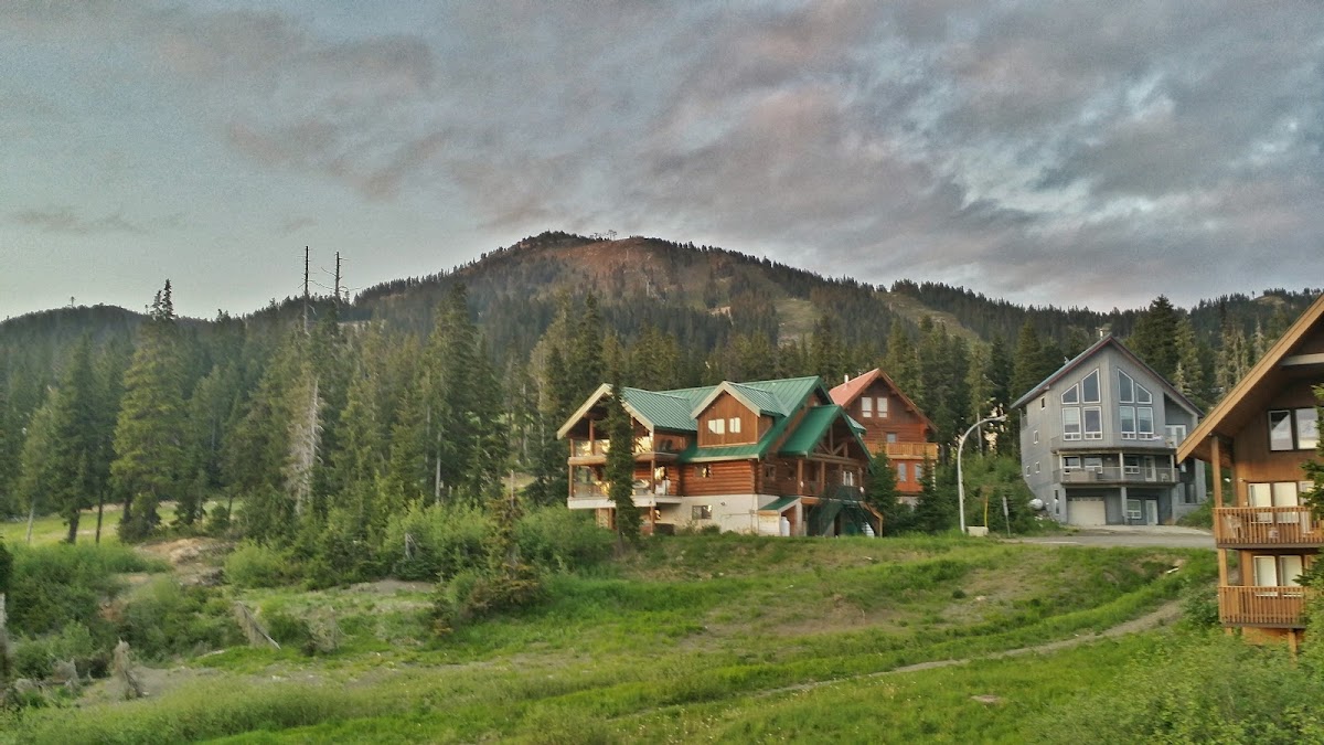 Mountainside Lodge