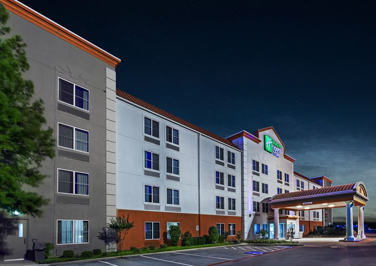 Holiday Inn Express & Suites Dallas Lewisville by IHG