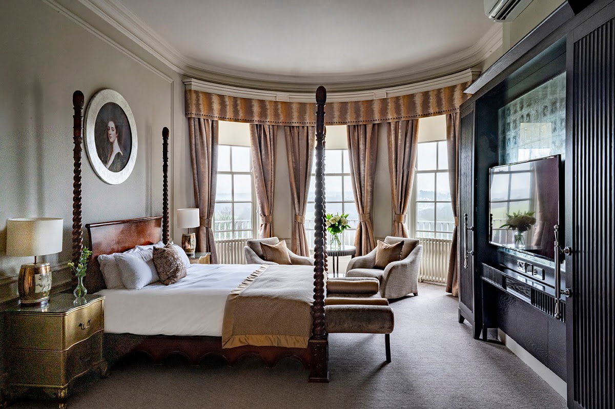 Wood Hall Hotel & Spa photo 2
