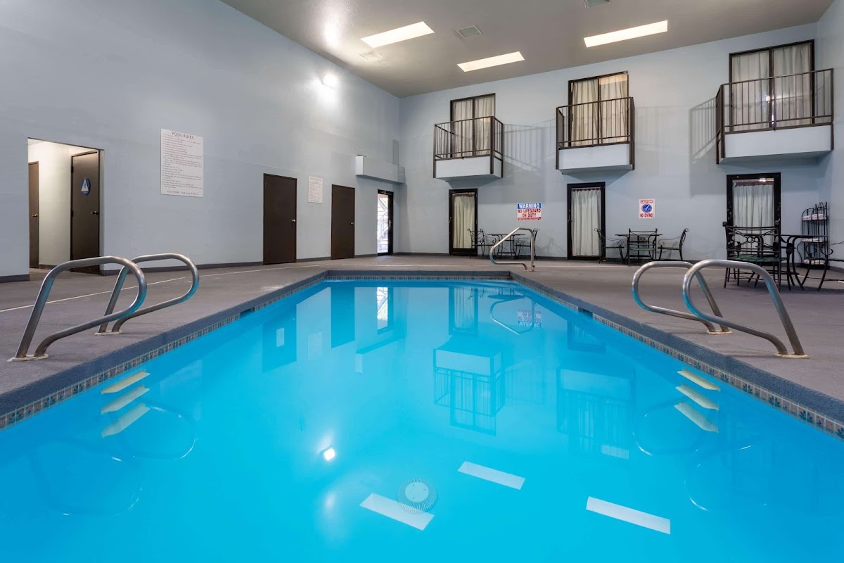 Travelodge by Wyndham Albuquerque East photo 3