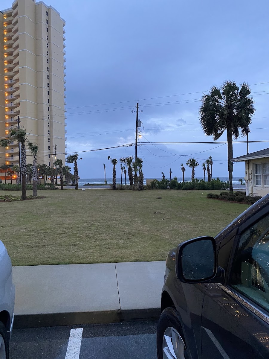 Travelodge by Wyndham Panama City Beach / Beachfront