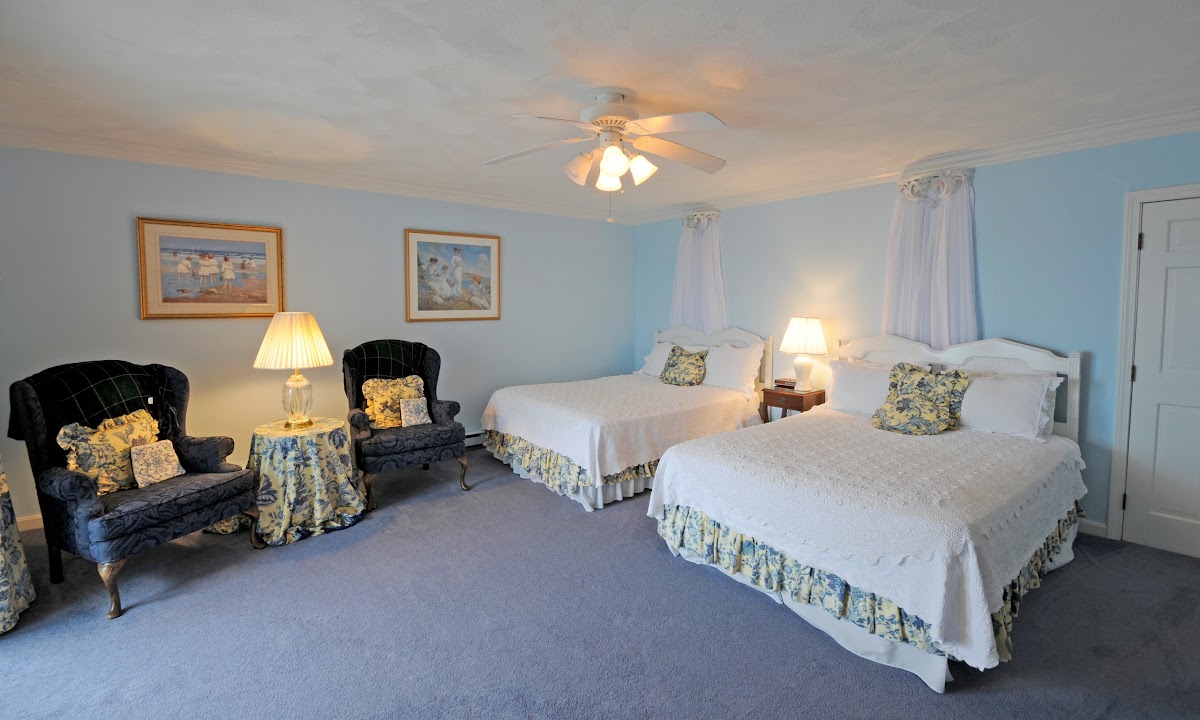 Eden Pines Inn photo 2