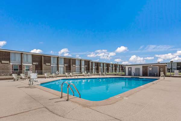 Days Inn by Wyndham Oklahoma City Bricktown photo 3