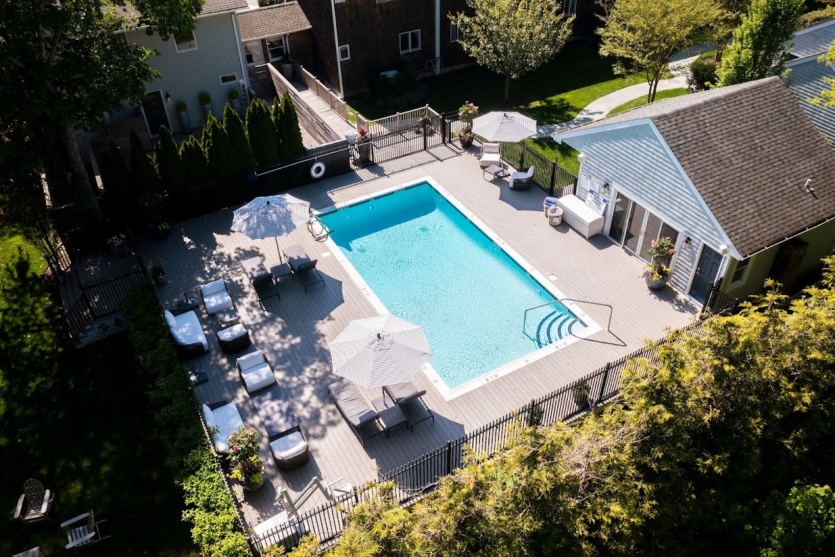 Journey East Hampton photo 3