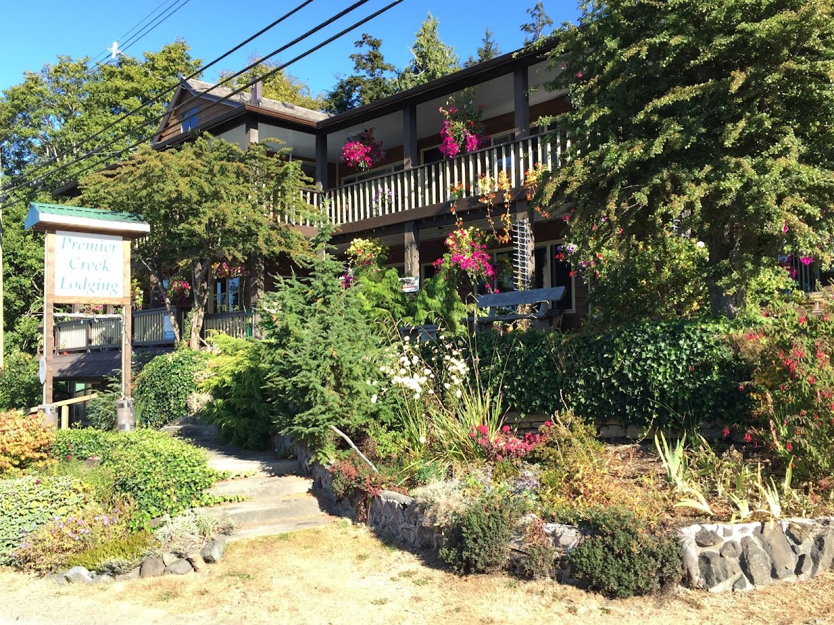Premier Creek Lodging