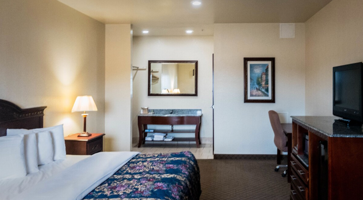 HiWay Inn Express of Coalgate photo 2