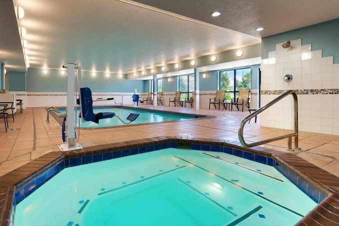 Holiday Inn Express Billings East, an IHG Hotel photo 2