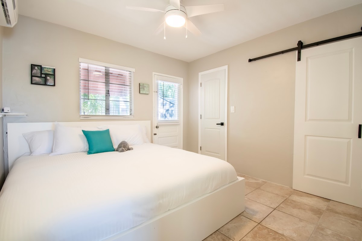 Sea Turtle Bungalows photo 2