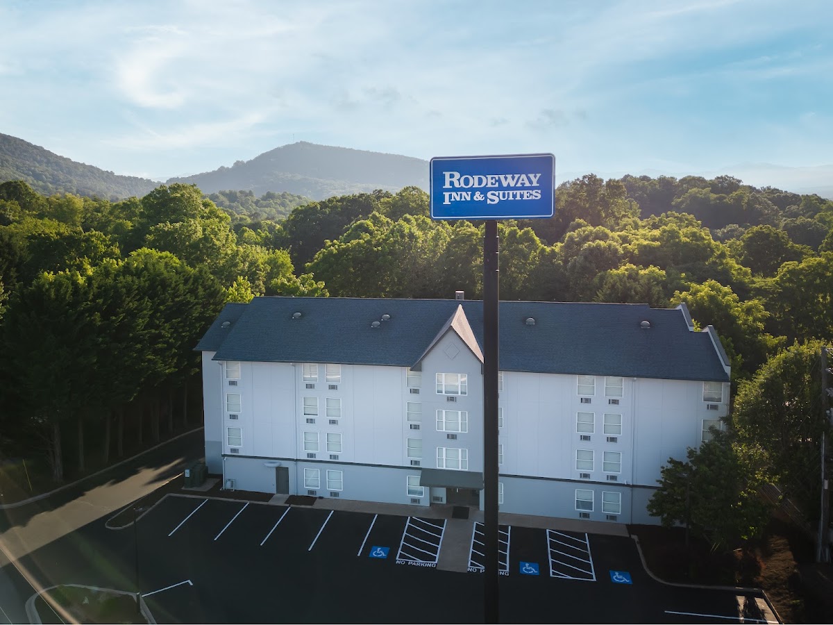 Rodeway Inn & Suites near Outlet Mall - Asheville photo 3