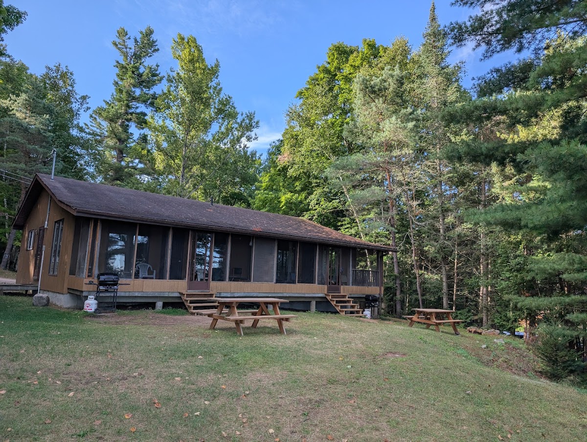 Tumblehome Lodge photo 3