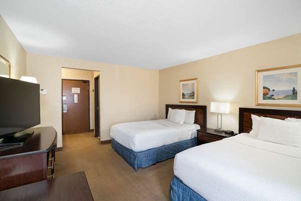 La Quinta Inn & Suites by Wyndham Jackson photo 2
