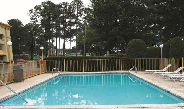 La Quinta Inn & Suites by Wyndham Jackson photo 3