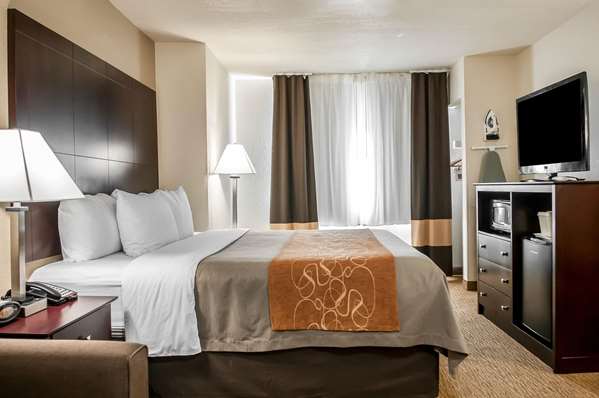Comfort Suites Albuquerque/North Journal Center photo 2