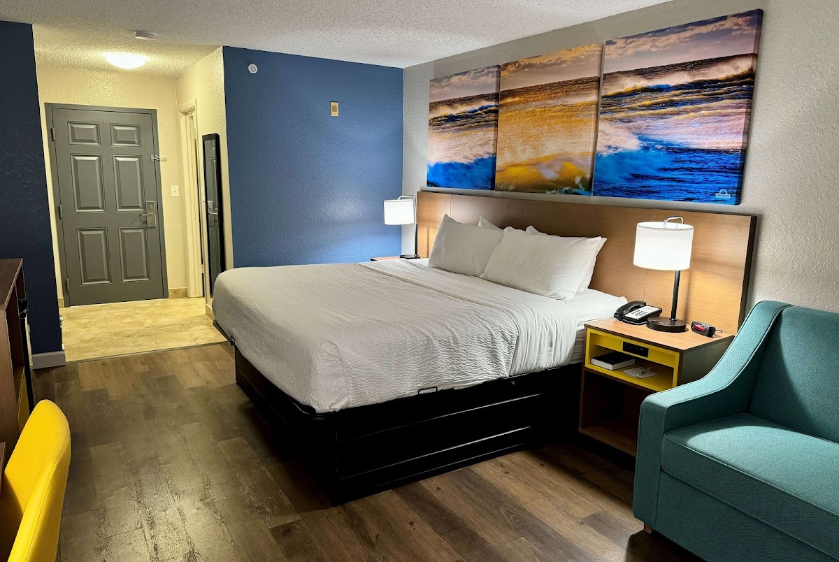 Days Inn by Wyndham Sarasota I-75 photo 2