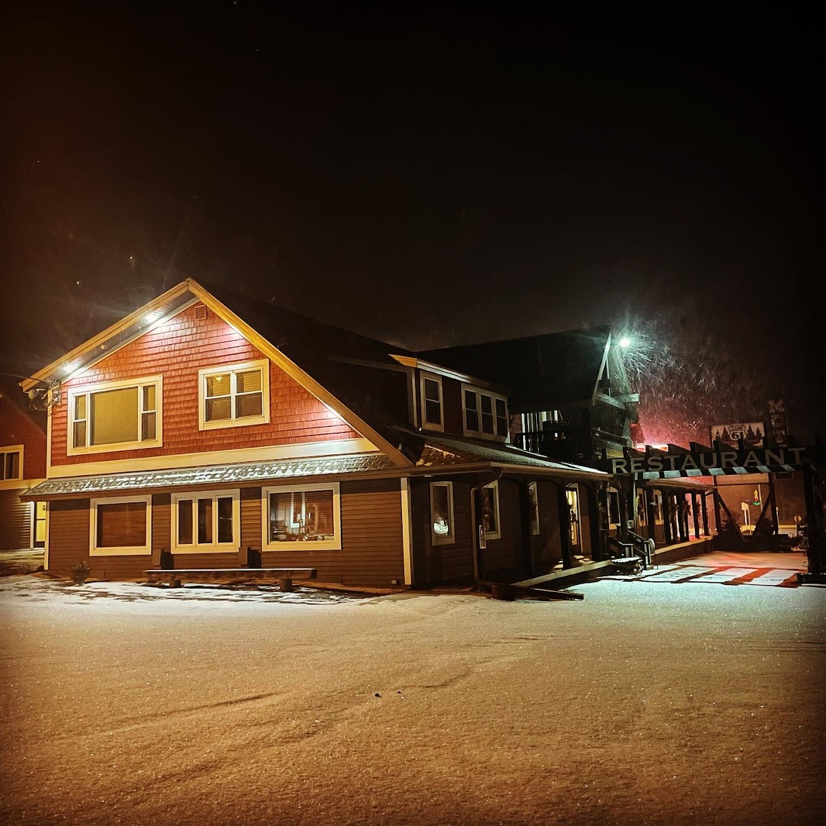 Red Raven North Motel
