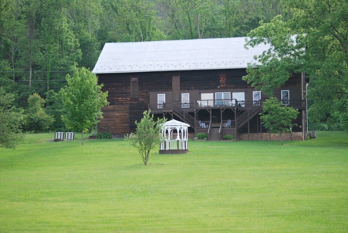The Bitter Goose Lodge