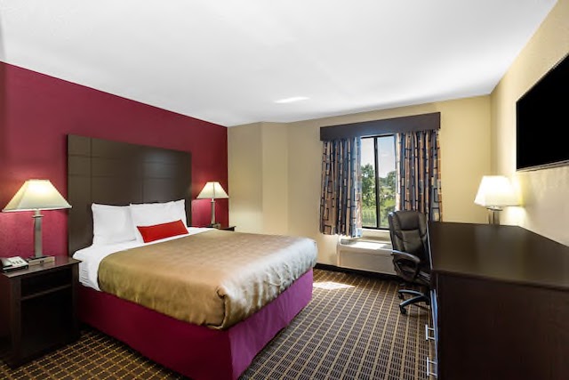 Baymont by Wyndham Mukwonago photo 2